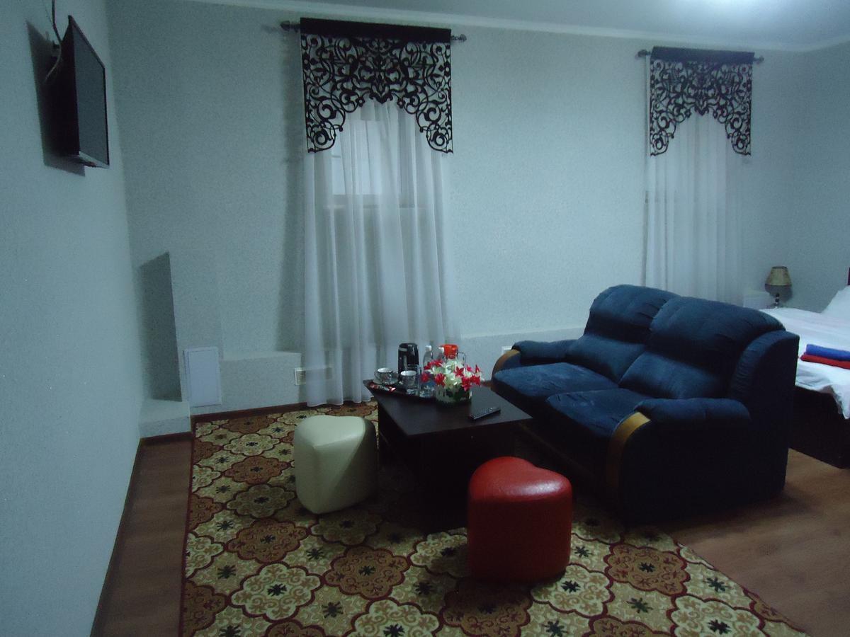 Tumar Hotell Bishkek Exteriör bild